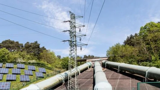 UE pronta ad allentare i vincoli per la transizione energetica: all’Italia potenziale spazio fino a 13 miliardi