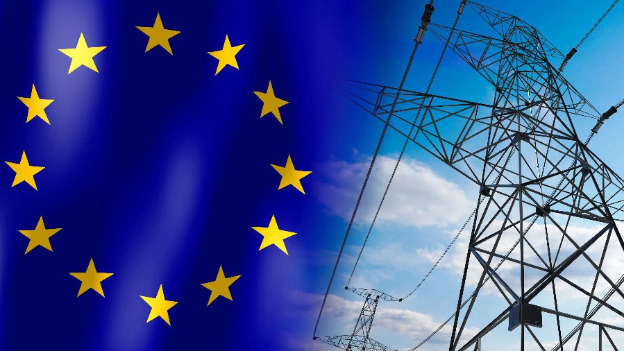 Bollette elettriche, Bruxelles punta a ridurre il divario con il gas